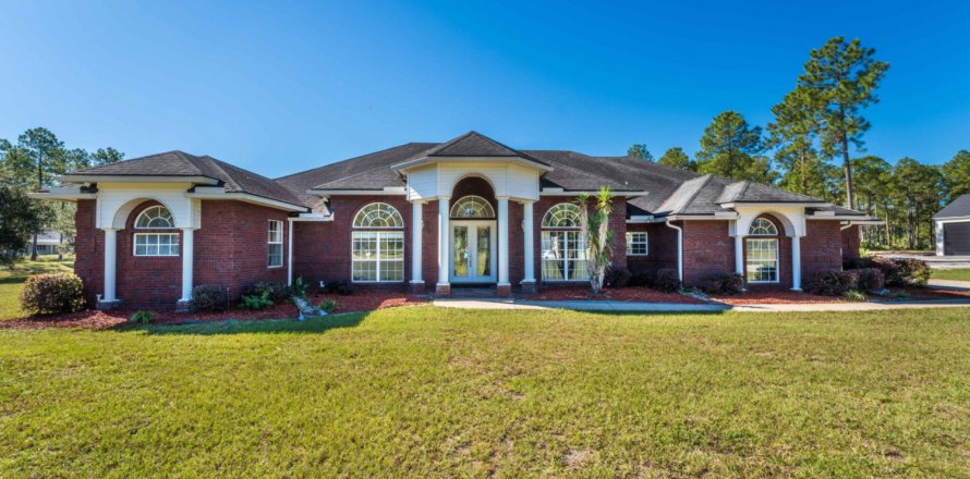 House in Jacksonville, Florida 5 bedrooms, 546.08 sq.m. № 807006