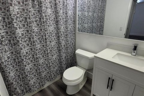 Condo in Miami, Florida, 2 bedrooms  № 2069475 - photo 19