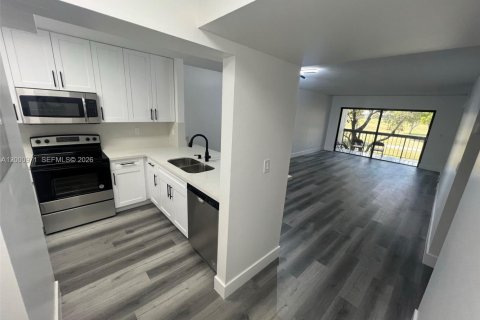 Condo in Miami, Florida, 2 bedrooms  № 2069475