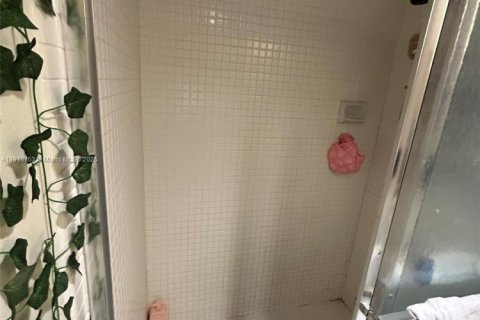 Copropriété à vendre à Aventura, Floride: 2 chambres, 95.04 m2 № 1965936 - photo 30