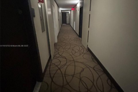 Copropriété à vendre à Aventura, Floride: 2 chambres, 95.04 m2 № 1965936 - photo 19