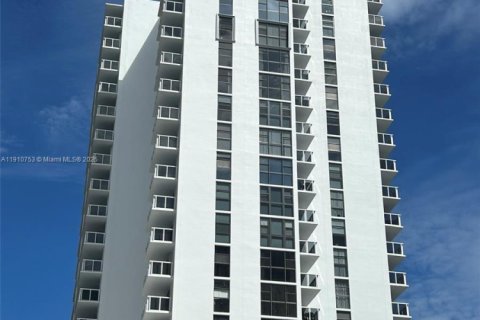 Copropriété à vendre à Aventura, Floride: 2 chambres, 95.04 m2 № 1965936 - photo 2