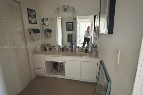 Copropriété à vendre à Aventura, Floride: 2 chambres, 95.04 m2 № 1965936 - photo 29