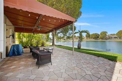 Villa ou maison à vendre à Homestead, Floride: 4 chambres, 216.09 m2 № 2042448 - photo 27