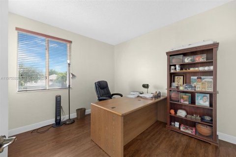 Villa ou maison à vendre à Homestead, Floride: 4 chambres, 216.09 m2 № 2042448 - photo 22