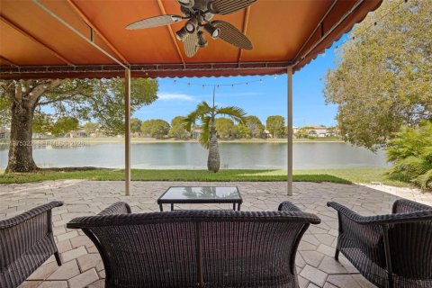 Villa ou maison à vendre à Homestead, Floride: 4 chambres, 216.09 m2 № 2042448 - photo 26