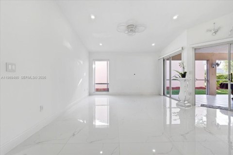 Villa ou maison à vendre à Homestead, Floride: 2 chambres, 129.78 m2 № 2052010 - photo 7