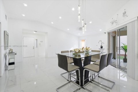 Villa ou maison à vendre à Homestead, Floride: 2 chambres, 129.78 m2 № 2052010 - photo 10