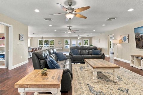 Villa ou maison à vendre à Weirsdale, Floride: 4 chambres, 240.8 m2 № 2424218 - photo 10