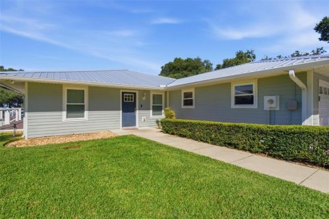 Villa ou maison à vendre à Weirsdale, Floride: 4 chambres, 240.8 m2 № 2424218 - photo 8