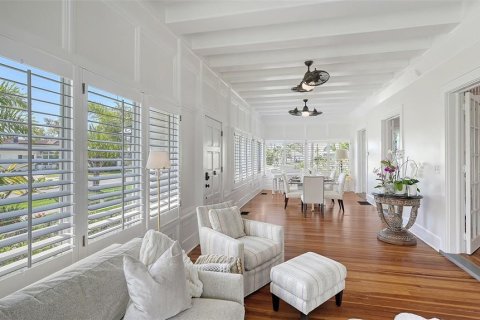 House in Sarasota, Florida 5 bedrooms, 444.26 sq.m. № 2216494 - photo 29
