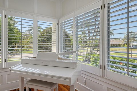 House in Sarasota, Florida 5 bedrooms, 444.26 sq.m. № 2216494 - photo 28