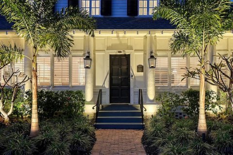 House in Sarasota, Florida 5 bedrooms, 444.26 sq.m. № 2216494 - photo 2