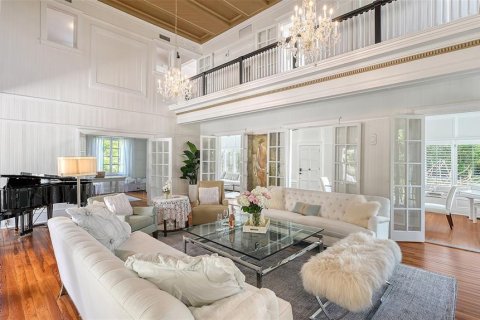House in Sarasota, Florida 5 bedrooms, 444.26 sq.m. № 2216494 - photo 12