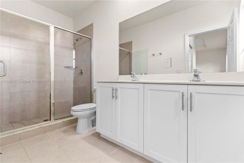 Adosado en venta en Hialeah, Florida, 3 dormitorios, 162.67 m2 № 1945317 - foto 19