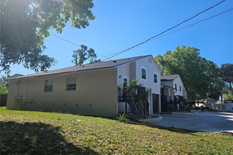 Propiedad comercial en venta en Tampa, Florida, 14 dormitorios, 430.32 m2 № 1565164 - foto 4