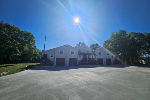 Propiedad comercial en venta en Tampa, Florida, 14 dormitorios, 430.32 m2 № 1565164 - foto 3