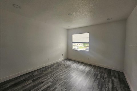 Propiedad comercial en venta en Tampa, Florida, 14 dormitorios, 430.32 m2 № 1565164 - foto 22