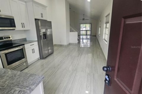 Propiedad comercial en venta en Tampa, Florida, 14 dormitorios, 430.32 m2 № 1565164 - foto 8