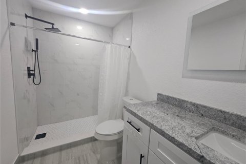 Propiedad comercial en venta en Tampa, Florida, 14 dormitorios, 430.32 m2 № 1565164 - foto 21