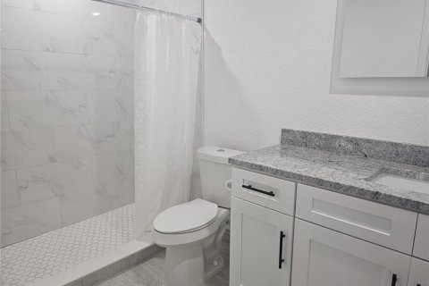 Propiedad comercial en venta en Tampa, Florida, 14 dormitorios, 430.32 m2 № 1565164 - foto 24