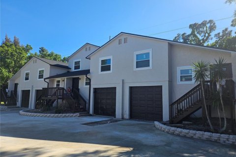Propiedad comercial en venta en Tampa, Florida, 14 dormitorios, 430.32 m2 № 1565164 - foto 2