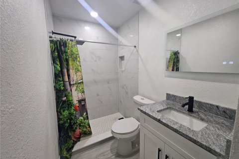 Propiedad comercial en venta en Tampa, Florida, 14 dormitorios, 430.32 m2 № 1565164 - foto 29