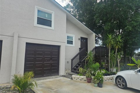 Propiedad comercial en venta en Tampa, Florida, 14 dormitorios, 430.32 m2 № 1565164 - foto 7