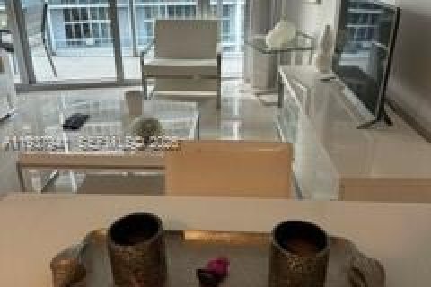 Apartamento en Miami, Florida 1 dormitorio, 68 m2 № 1995687