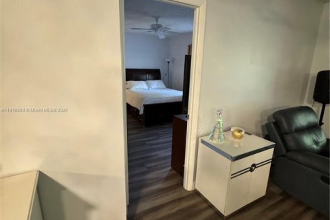 Condo in Margate, Florida, 2 bedrooms № 1974259 - photo 22