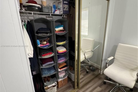 Condo in Margate, Florida, 2 bedrooms № 1974259 - photo 10