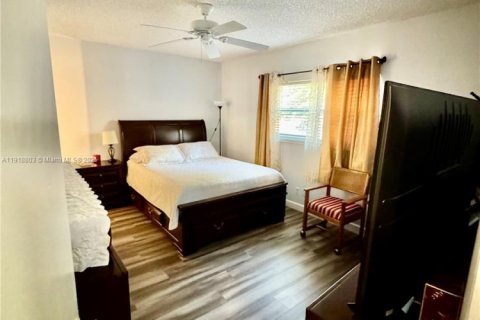 Condo in Margate, Florida, 2 bedrooms № 1974259 - photo 23