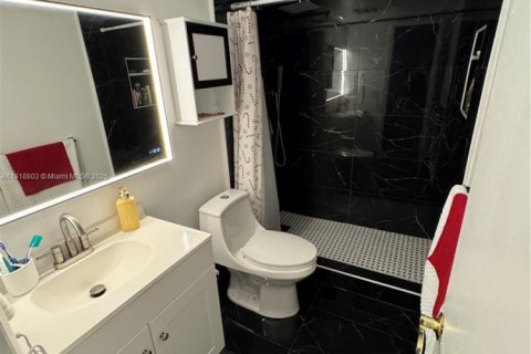 Condo in Margate, Florida, 2 bedrooms № 1974259 - photo 26