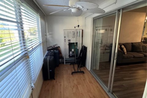 Condo in Margate, Florida, 2 bedrooms № 1974259 - photo 19