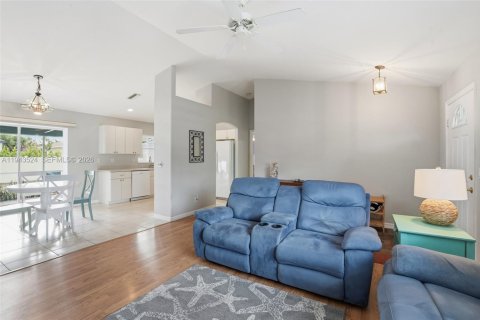 Купить виллу или дом в Норт-Порт, Флорида 3 спальни, 128.3м2, № 2002468 - фото 4