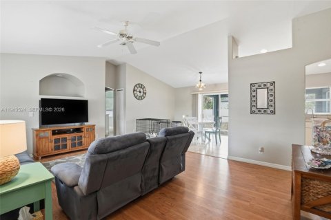 Купить виллу или дом в Норт-Порт, Флорида 3 спальни, 128.3м2, № 2002468 - фото 6