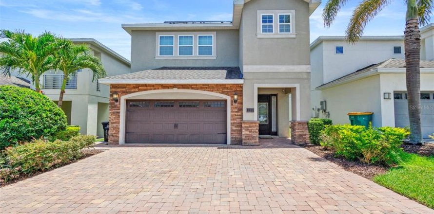 Casa en Kissimmee, Florida 6 dormitorios, 308.16 m2 № 1833009