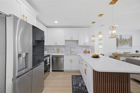 Villa ou maison à vendre à Clearwater, Floride: 4 chambres, 125.51 m2 № 2412700 - photo 15