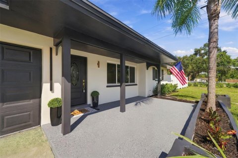 Villa ou maison à vendre à Clearwater, Floride: 4 chambres, 125.51 m2 № 2412700 - photo 3