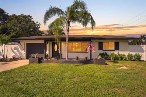 Villa ou maison à Clearwater, Floride 4 chambres, 125.51 m2 № 2412700