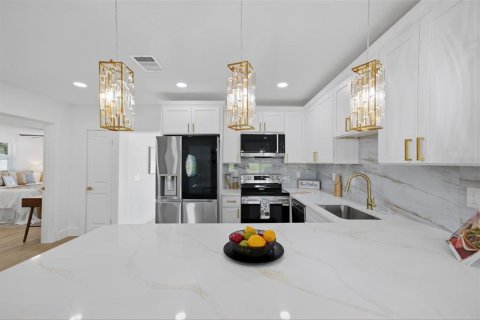 Villa ou maison à vendre à Clearwater, Floride: 4 chambres, 125.51 m2 № 2412700 - photo 13