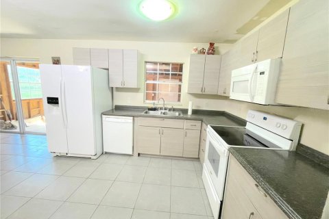 Купить виллу или дом в Киссимми, Флорида 3 комнаты, 136.57м2, № 1880685 - фото 11