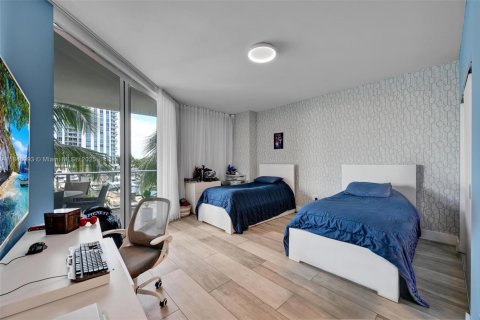 Condo in North Miami Beach, Florida, 2 bedrooms  № 1888836 - photo 14