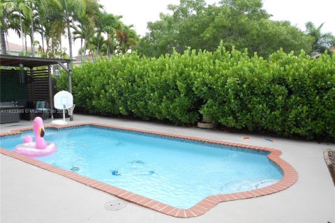Casa en venta en Miami, Florida, 3 dormitorios, 177.72 m2 № 1786481 - foto 20