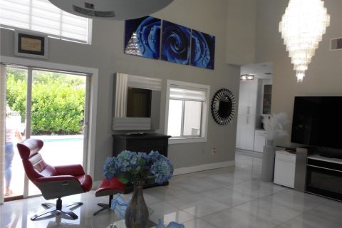 Casa en venta en Miami, Florida, 3 dormitorios, 177.72 m2 № 1786481 - foto 4