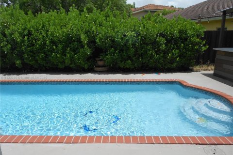 Casa en venta en Miami, Florida, 3 dormitorios, 177.72 m2 № 1786481 - foto 23