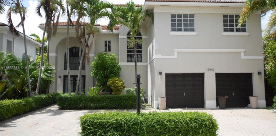 Casa en Miami, Florida 3 dormitorios, 177.72 m2 № 1786481