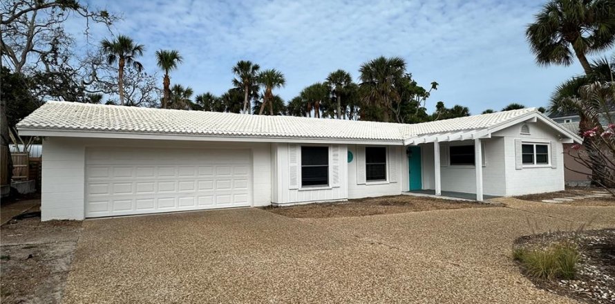 House in Sarasota, Florida 2 bedrooms, 146.51 sq.m. № 1767766