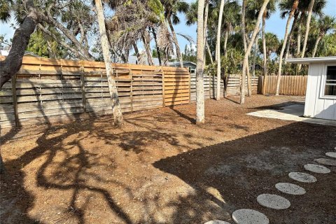 House in Sarasota, Florida 2 bedrooms, 146.51 sq.m. № 1767766 - photo 14