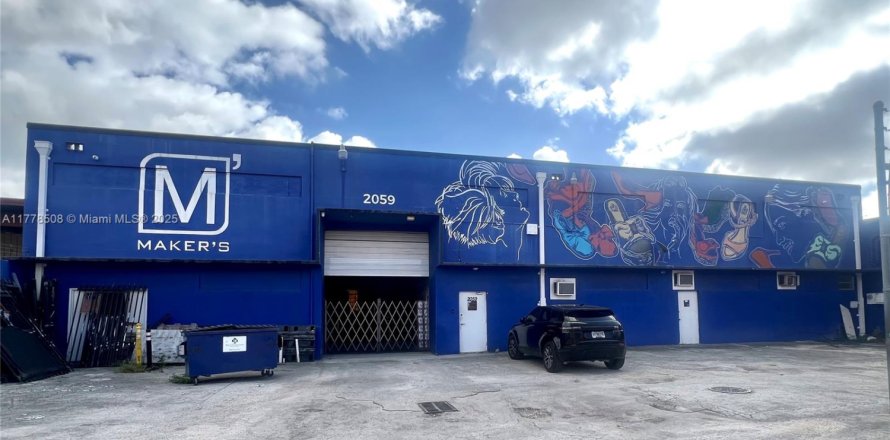 Propiedad comercial en Miami, Florida № 1970251
